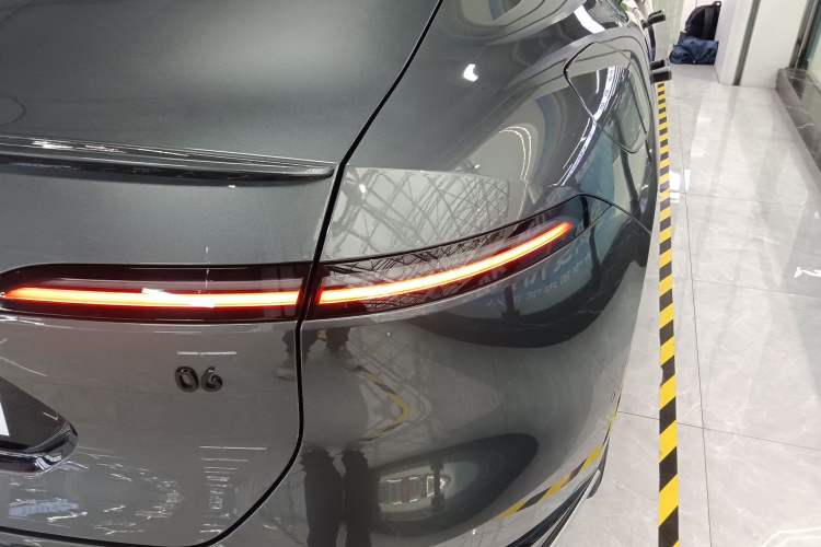 Used Avatr 06 2025 Pro Range-Extended Edition Right Rear Taillight