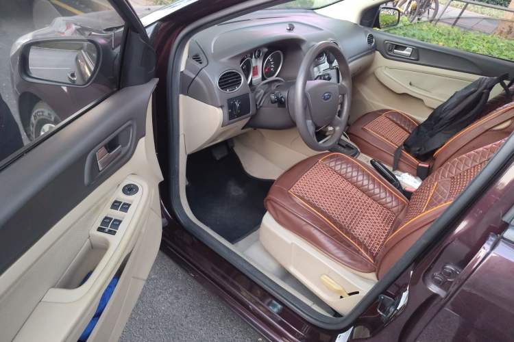 Used Ford Focus 2013 Sedan Classic 1.8L Automatic Base Model
