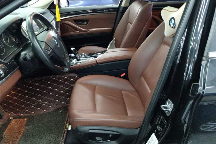 Used BMW 5 Series 2014 520Li Elegant Model
