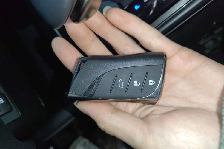 Used Lexus ES 2022 300h Excellence Edition
