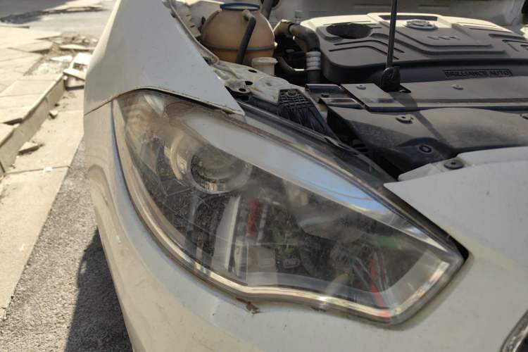 Used Brilliance H530 2014 1.6L Manual Luxury Model
