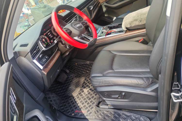 Used Audi Q7 2022 55 TFSI quattro S line Sport model