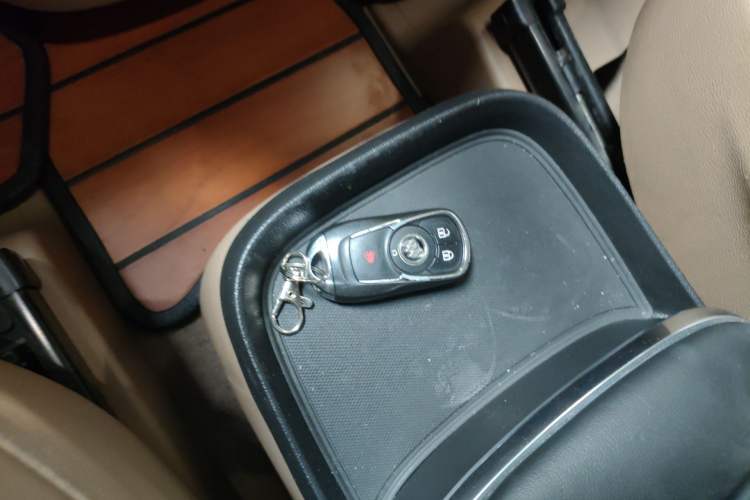 Used Buick GL8 2018 ES 28T Premium Model China VI Standard Vehicle Key