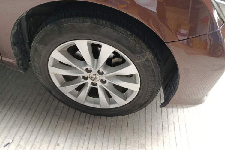 Used Toyota Venza 2013 2.7L Two-Wheel-Drive Luxury Edition Right Front Wheel Hub