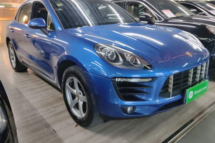 Used Porsche Macan 2014 Macan 2.0T Front Right 45 Deg