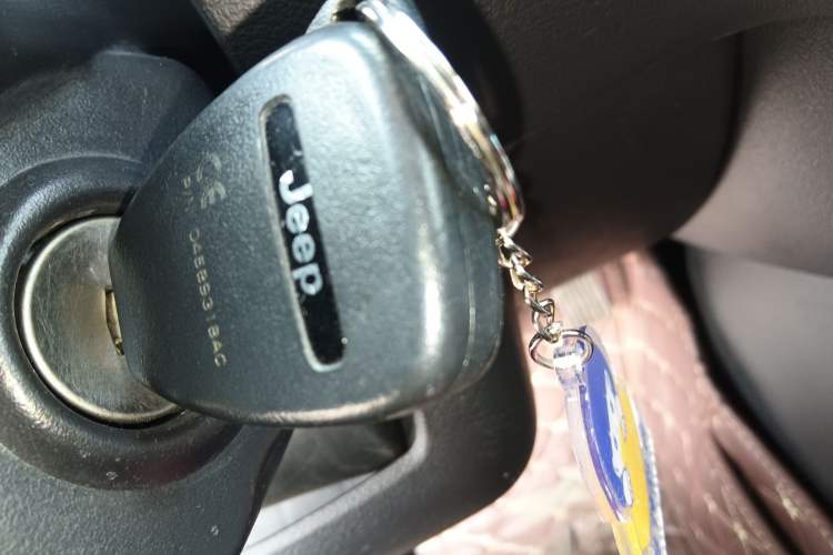 Used Jeep Compass 2014 2.4L four-wheel drive sport version
