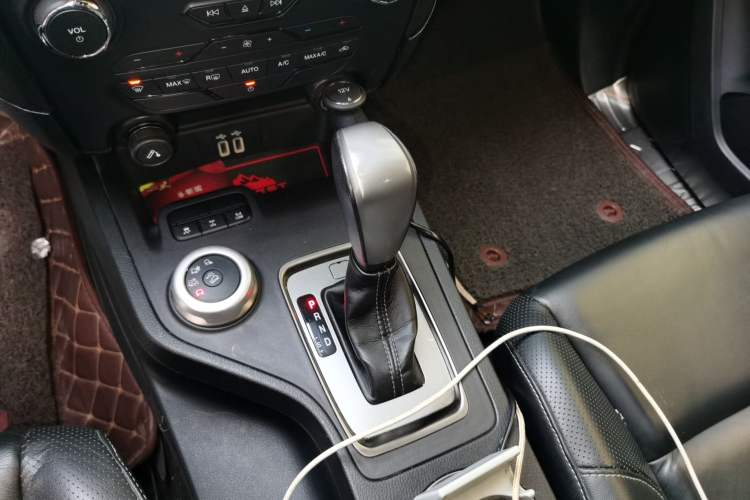 Used Ford Everest 2017 2.0T Gasoline Automatic 4x4 Luxury Edition 5 Seats Gear Lever