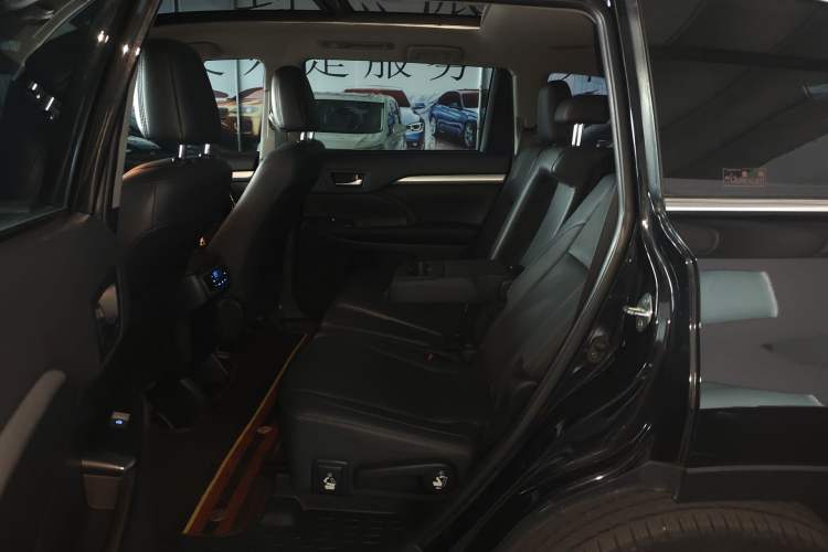 Used Toyota Highlander 2021 2.0T Four-Wheel Drive Luxury Edition 7 Seats Left Rear Seat