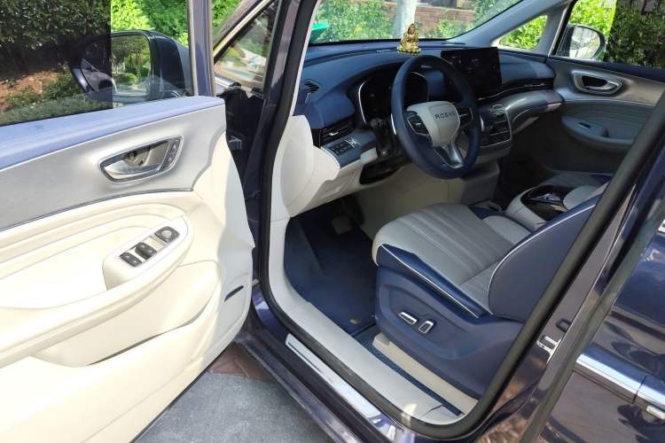 Used Roewe iMAX8 2022 400TGI Celebration Edition
