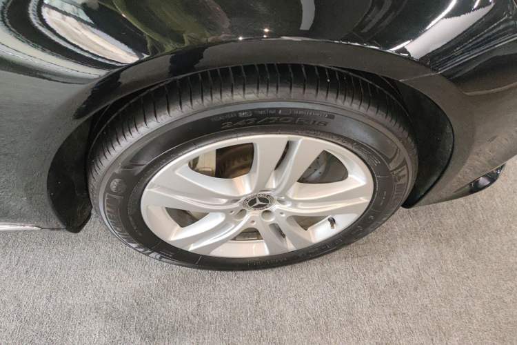 Used Mercedes-Benz S-Class 2019 S 350 L Executive Edition Right Front Wheel Hub