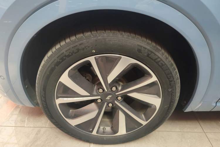 Used Li Auto ONE 2021 Extended-Range 6-Seater Version Exterior 4