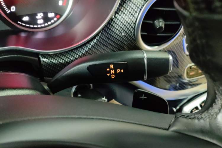 Used Mercedes-Benz V-Class 2018 V250 2.0T Extended Version 5.37 meters Middle East Edition
