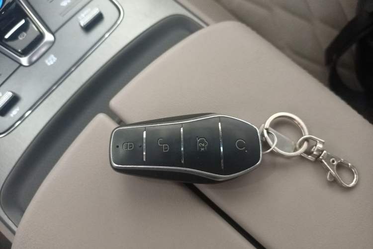 Used BYD Tang New Energy 2024 DM-i Glory Edition 112KM Prestige Model Vehicle Key