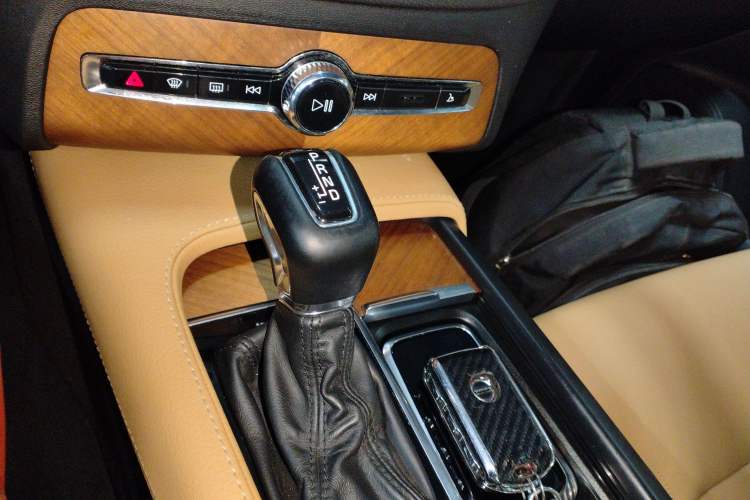 Used Volvo XC90 2019 T6 Zhiyi Edition 7-Seater China V Emission Standard