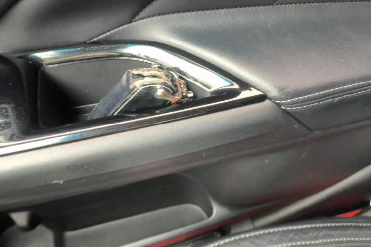 Used Mitsubishi Outlander 2019 2.0L Two-Wheel Drive Comfort Edition 5 Seats China V Standard Vehicle Key