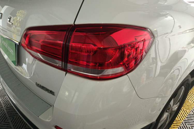 Used Haval H6 2017 Blue Label Sport Edition 1.5T Manual Two-Wheel Drive Elite Model Right Rear Taillight