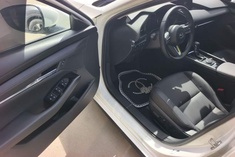 Used Mazda 3 Axela 2023 2.0L Automatic ZhiZhen Edition Driver Seat
