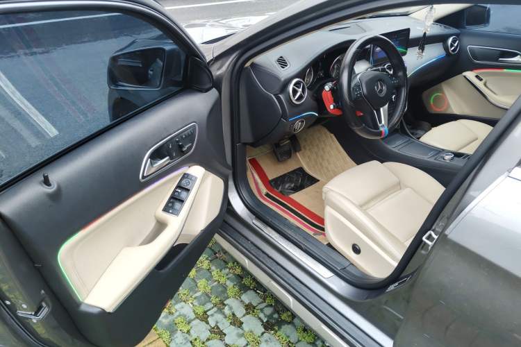 Used Mercedes-Benz GLA 2016 GLA 200 Fashion Model Driver Seat