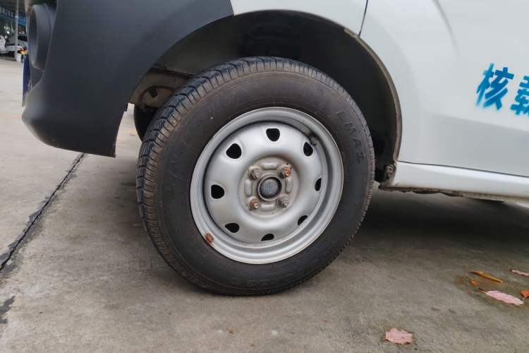 Used CHANGAN KAICHENG Star 3 2015 1.0L Base Version with Air Conditioning C10 Left Front Wheel Hub