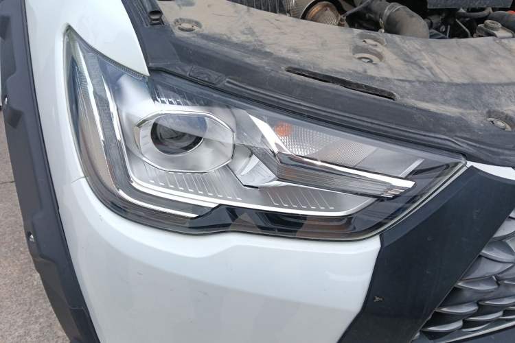 Used Great Wall Poer 2021 2.0T Commercial Version Automatic Diesel Two-Wheel Drive Elite Trim with Long Bed – GW4D20M Right Front Headlight