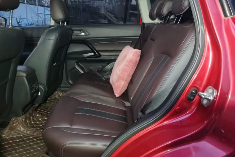 Used GAC Trumpchi GS4 2018 235T Automatic Two-Wheel Drive Elite Edition Left Rear Seat