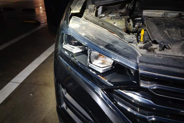 Used Volkswagen Tayron 2021 330TSI Two-Wheel Drive Luxury Smart Connectivity Version Right Front Headlight