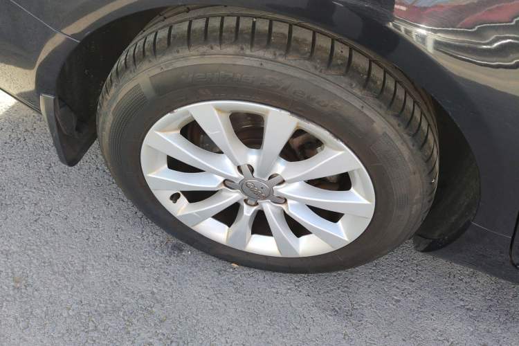 Used Audi A6L 2014 TFSI Standard Model Right Rear Wheel Hub
