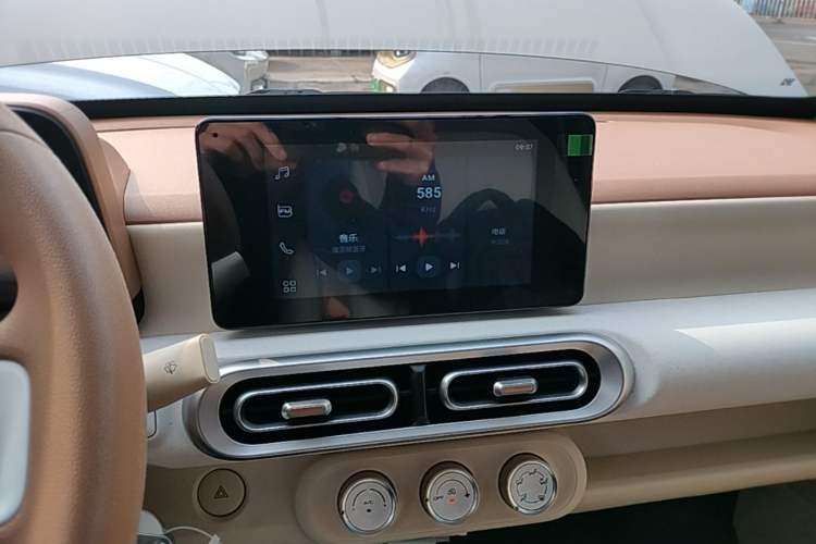 Used Wuling Hongguang MINIEV 2024 3rd Generation 215km Advanced Version Audio And AC Panel