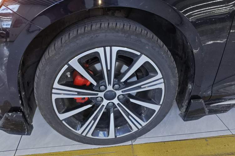 Used Geely Auto Preface 2025 Dongfang Yao 1.5TD Kunlun Edition Left Front Wheel Hub