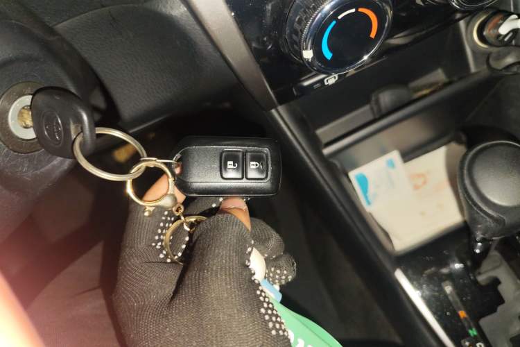 Used Toyota YARiS L Zhi Xiang 2017 1.5G CVT Xuan Dong Skyroof Edition Vehicle Key