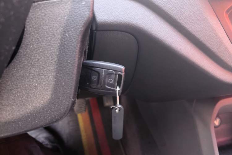 Used Wuling Hongguang V 2019 1.5L Jingqu Version China VI LAR Vehicle Key