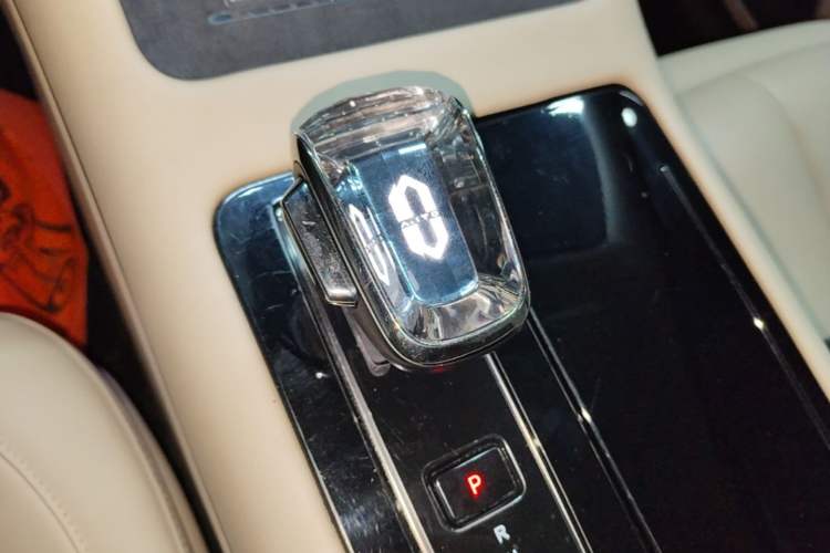 Used Hima AITO M7 2024 1.5T Rear-Drive Plus Version 5 Seats Gear Lever