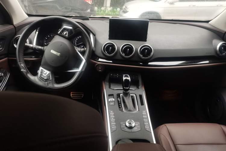 Used Wey VV5 2017 2.0T Ultra-Luxury Version Center Console