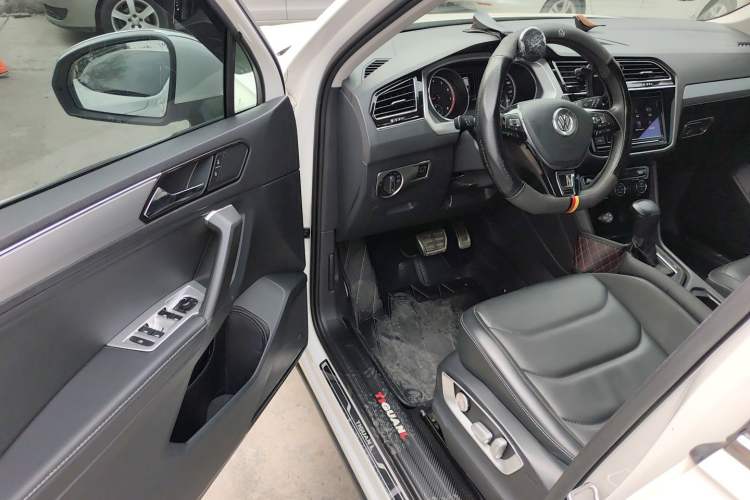 Used Volkswagen Tiguan L 2018 280TSI Automatic Two-Wheel Drive Comfort Edition Driver Seat