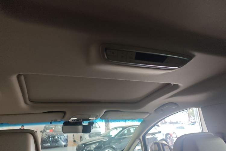 Used Buick GL8 2022 ES Landtrek 653T Luxury Edition
