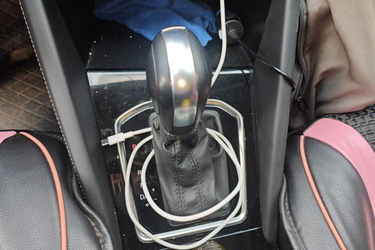 Used Jetta VS5 2023 280TSI Automatic Trend Edition Gear Lever