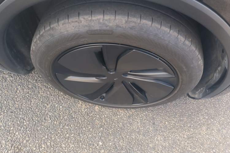 Used Tesla Model Y 2025 Rear-Wheel-Drive Version