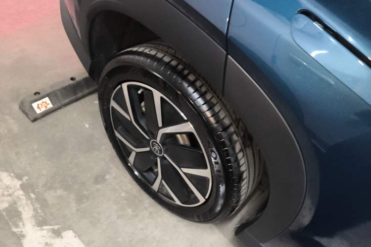 Used BYD Song L DM-i 2024 160 km Excellence Version Exterior 5