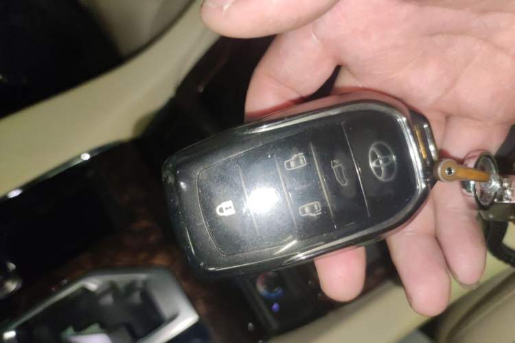 Used Toyota Alphard 2021 Dual-Engine 2.5L Luxury Edition Interior 1