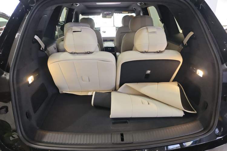 Used ONVO Luxeed L90 2025 Model—Max Six-Seater Version