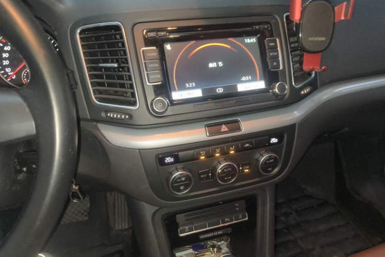 Used Volkswagen Sharan 2014 2.0 TSI Standard Model Audio And AC Panel