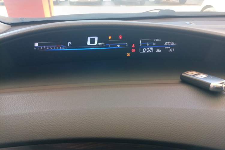 Used Honda Jade 2017 1.8L automatic Comfort version 5 seats
