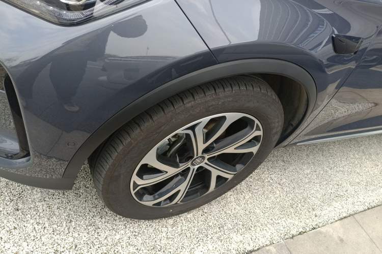 Used BYD Tang New Energy 2025 Intelligent Driving Version DM-i 115KM Flagship Edition Left Front Wheel Hub