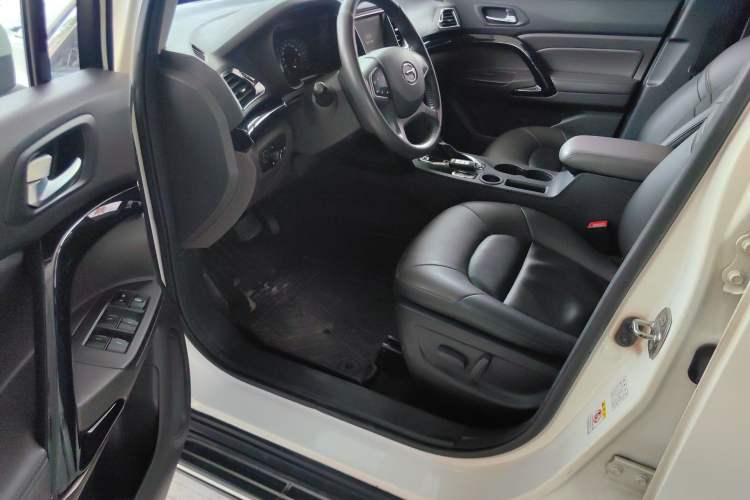 Used GAC Trumpchi GS4 2017 235T Automatic Two-Wheel Drive Luxury Smart Connectivity Version Driver Seat