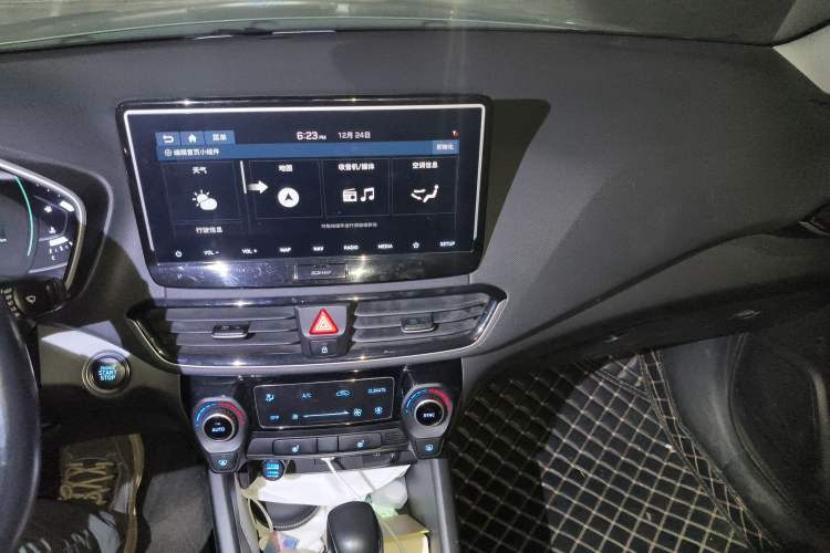 Used Hyundai Lafesta 2019 280TGDi Smart Speed Version China VI Standard Audio And AC Panel