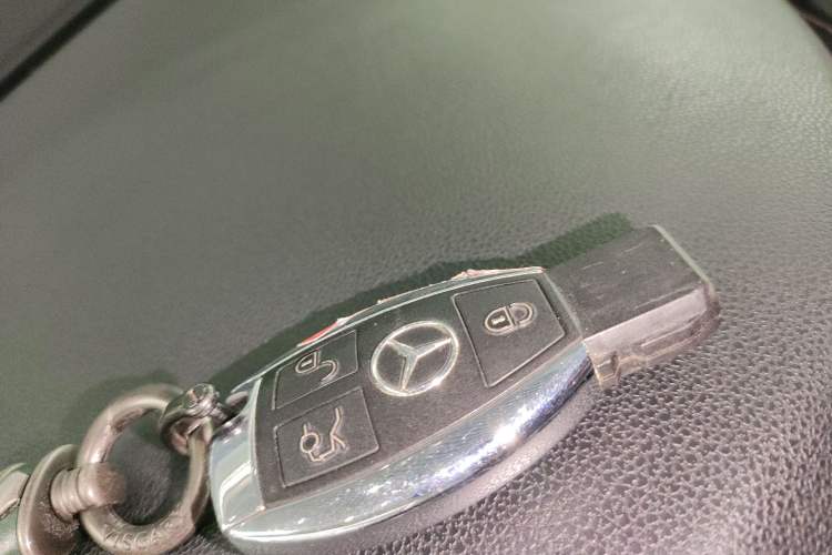 Used Mercedes-Benz R-Class 2017 R 320 4MATIC Business Edition Prestige Model