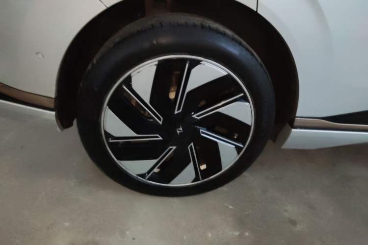 Used Dongfeng eπ eπ008 2024 210Max Range-Extended Version 6 Seats