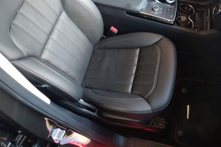 Used Mercedes-Benz GLE 2017 GLE 320 4MATIC Luxury Model