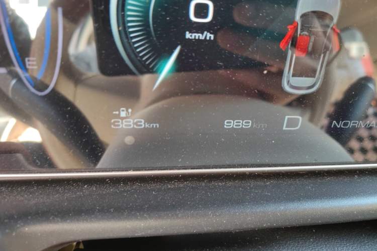 Used ORA Good Cat 2023 401 km Standard Range Luxury Version Lithium Iron Phosphate