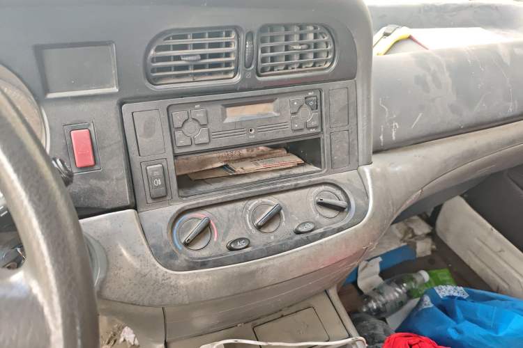 Used Jinbei Hiace 2011 2.0L 5th Generation Kuaiyunwang Standard Version 4G19
